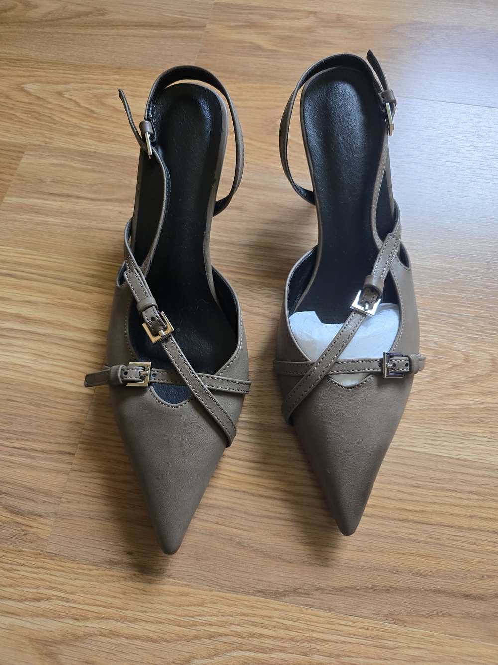 Slingback Pointed-Toe Heels in Metallic Gray